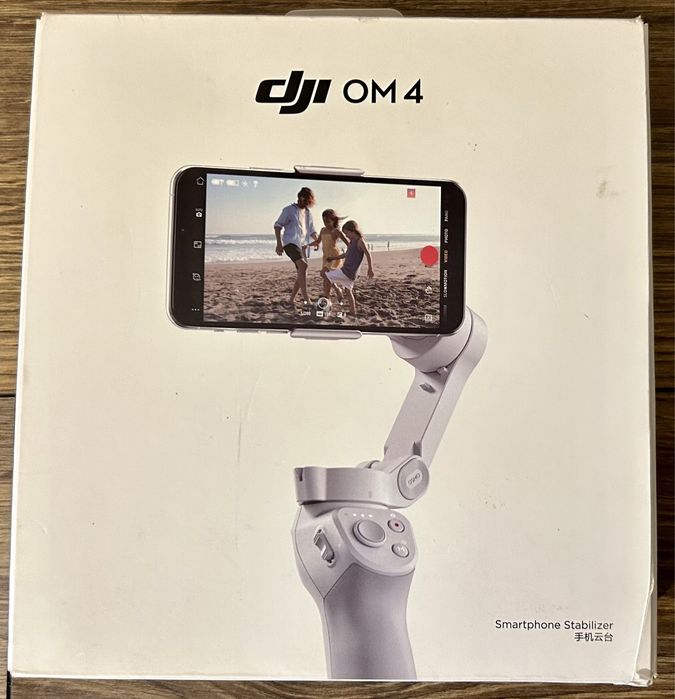 Vând stabilizator Dji om 4