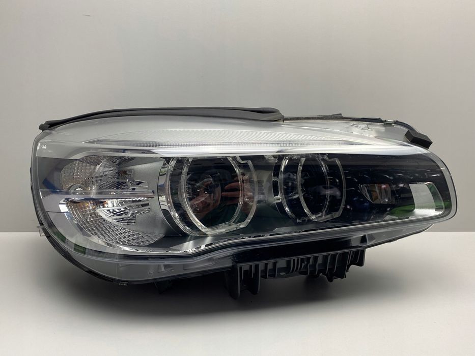 BMW F45 F46 Дясен фар LED