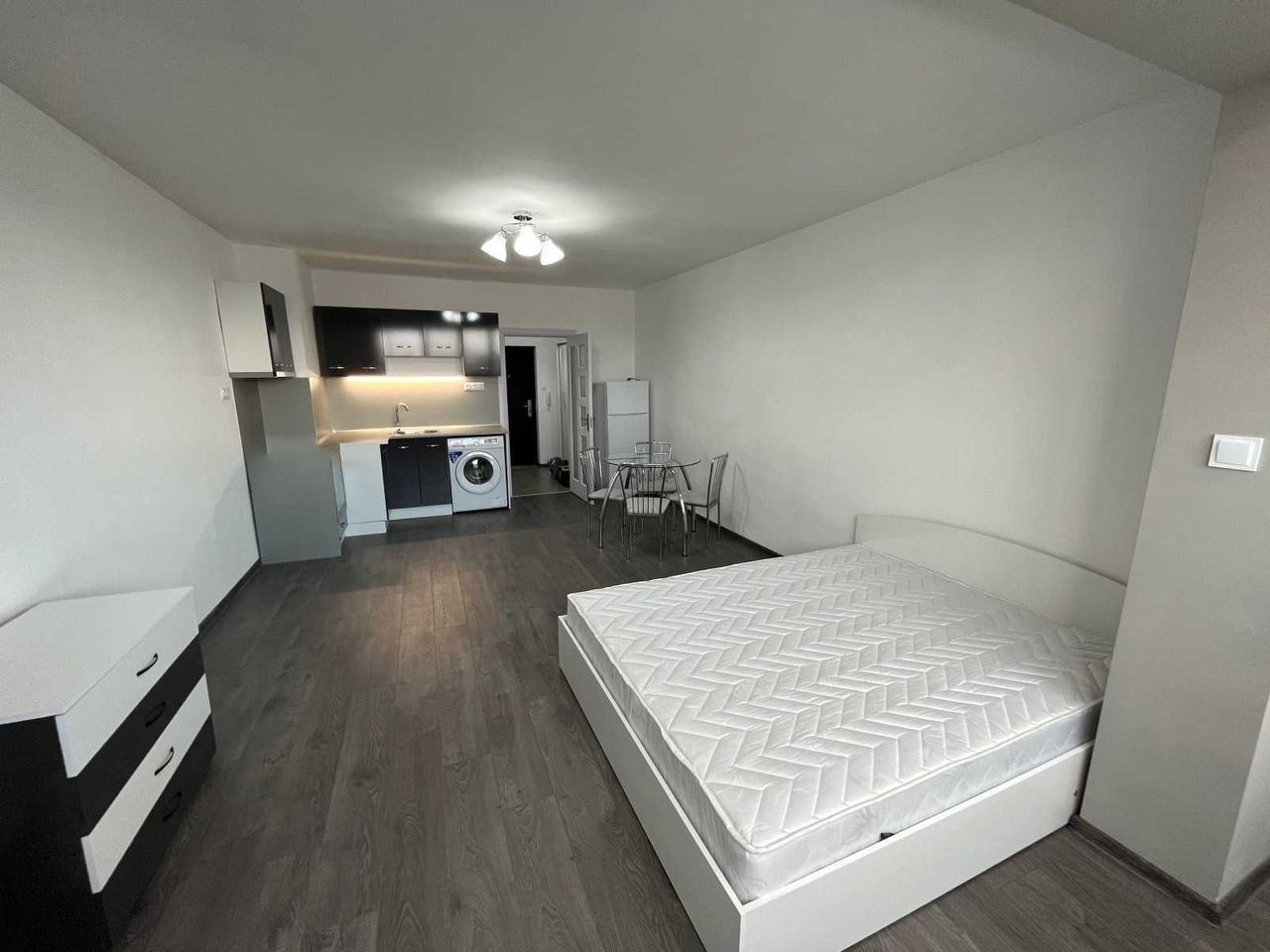 Дава се под наем Едностаен апартамент в София, Банишора - 40 кв.м за 408 € - Снимка #1