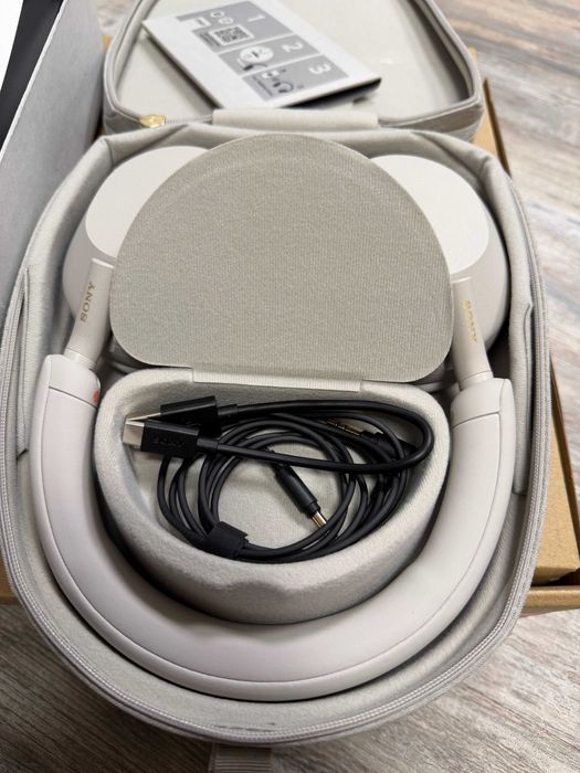 Casti Sony WH-1000xm5