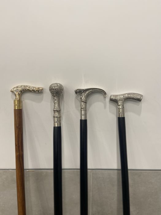 Baston lemn ,maner alama ,inaltime 95 cm