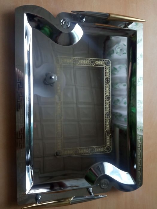 Продам разносы Б/у - набор( 2 шт) .