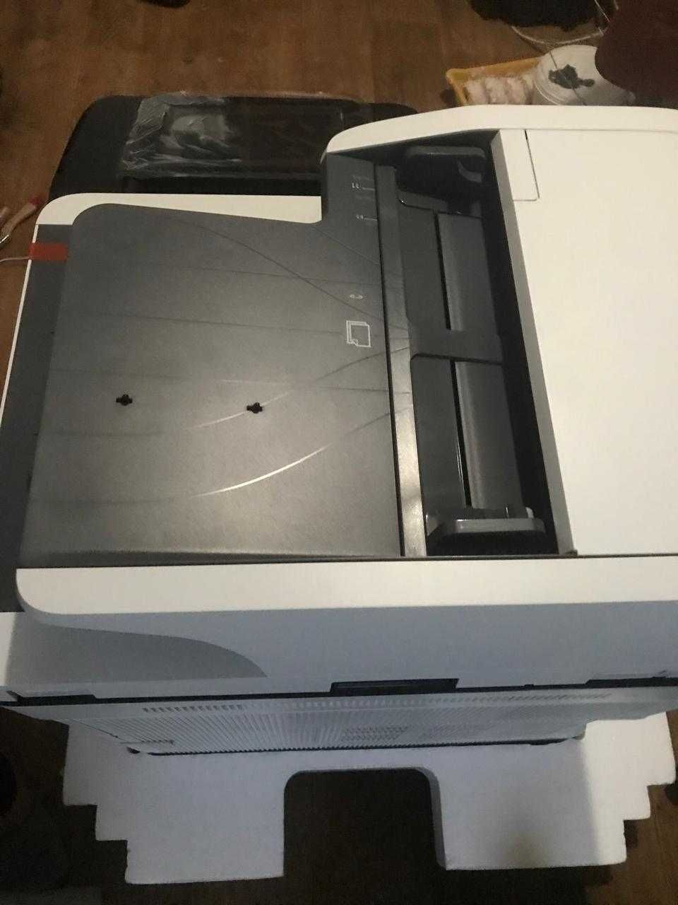 Цветное МФУ HP Color LaserJet Enterprise MFP M776dn