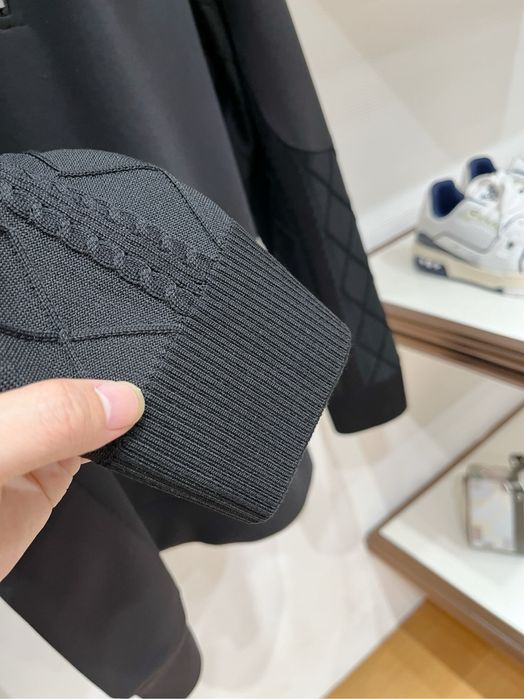 Bluza Prada , calitate premium , pe comanda , noua , XL