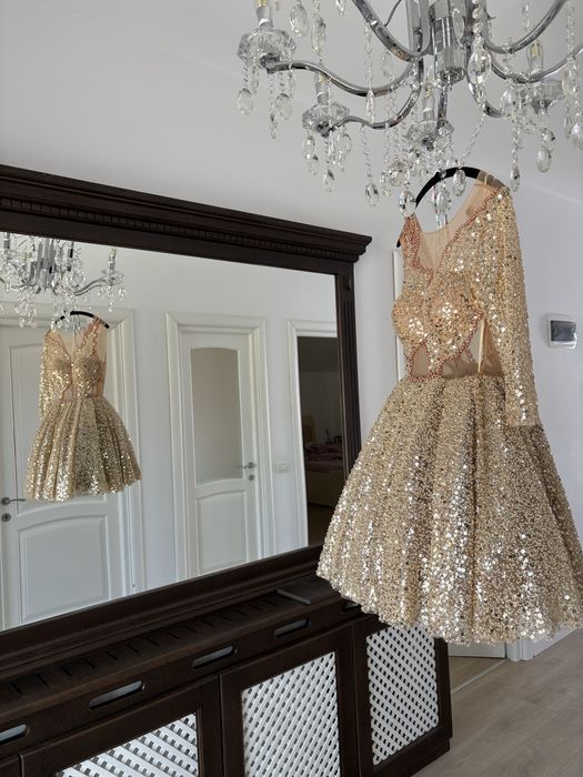 Rochie aurie facuta pe comanda, marime XS, purtata o singura data