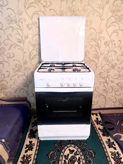 Продам газ плиту Гефест рабочая