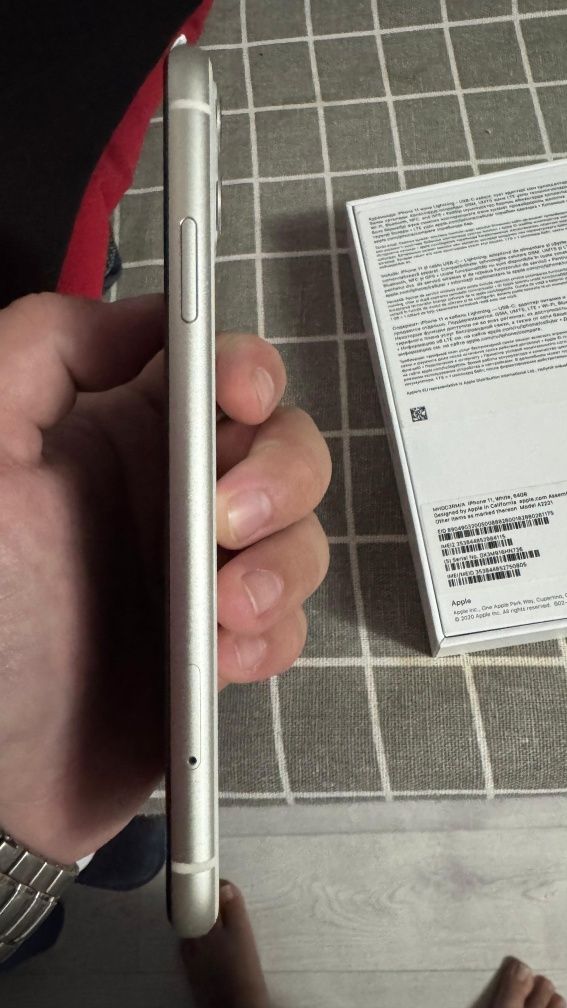 Iphone 11 white 64gb