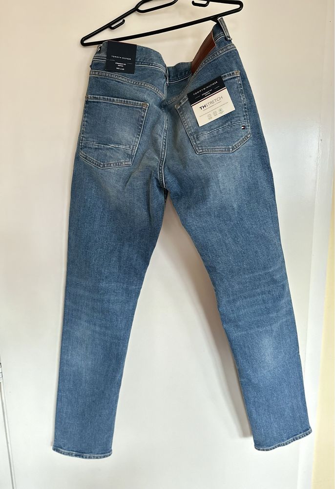 Tommy Hilfiger Men's Straight Jeans  31W/32L  *НОВИ*