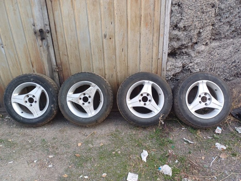 Продам комплект шины с дисками