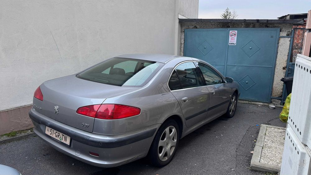 Peugeot berlina 607