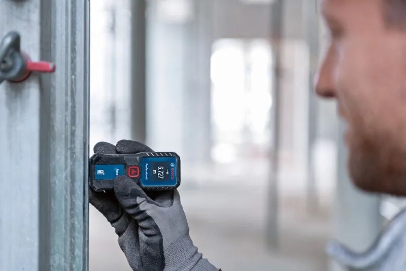 НОВИНКА! Лазерный дальномер(рулетка уровень уровн) Bosch GLM 30-23 pro