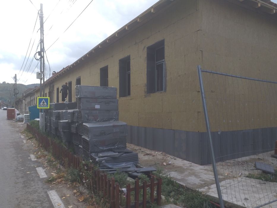 Construcții case, acoperisuri, termoizolatii și hidroizolatii