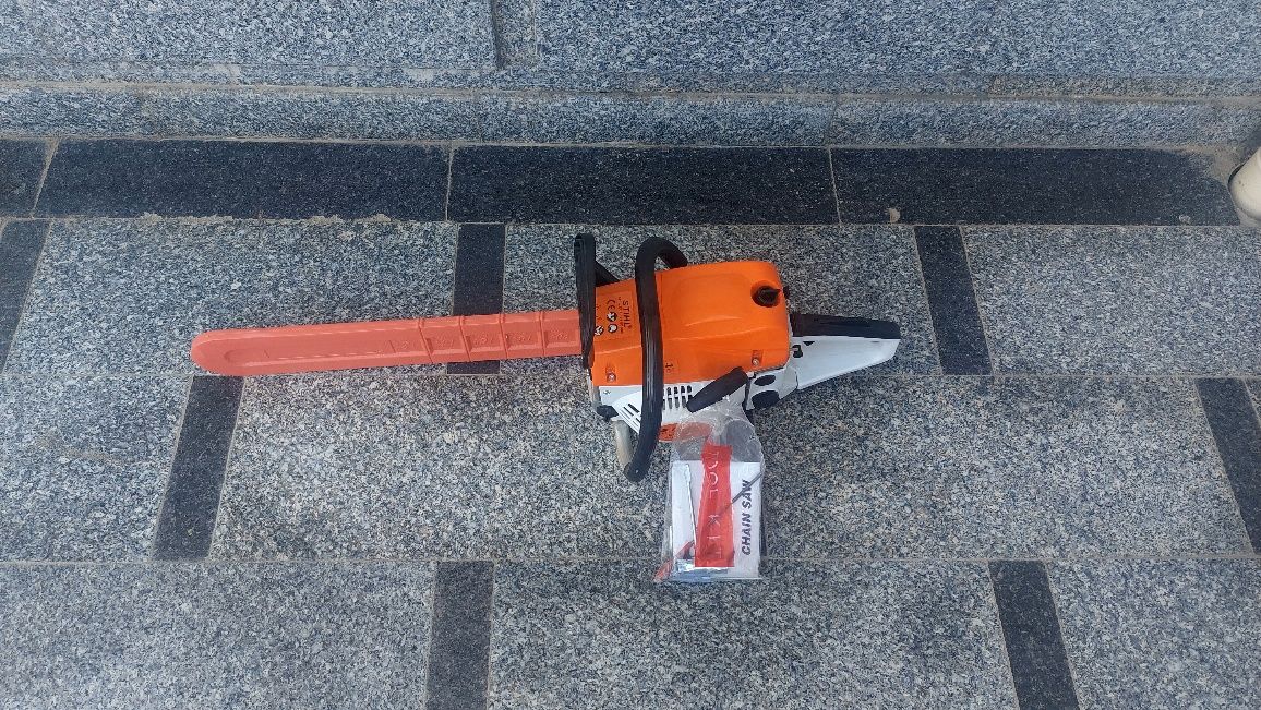 Продаётся бензопила, новый