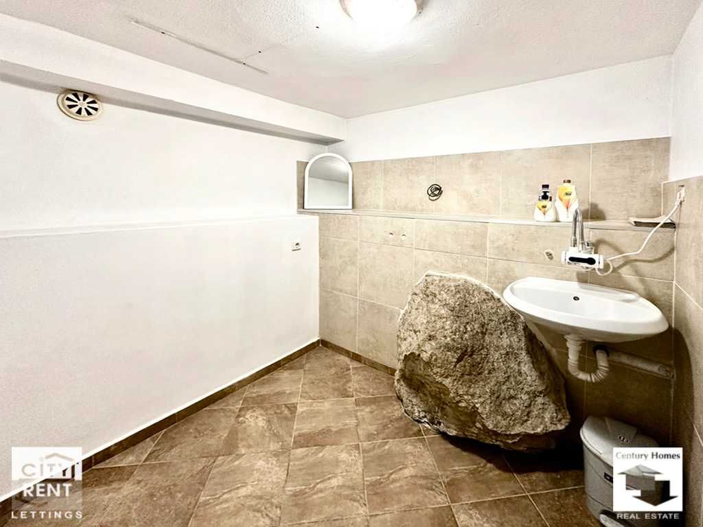 Дава се под наем Магазин в Велико Търново, Център - 72 кв.м за 460 € - Снимка #3