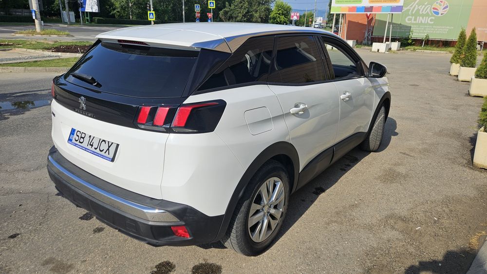 Vând Peugeot 3008