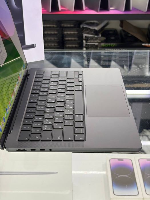 Macbook M3 Pro Space Black