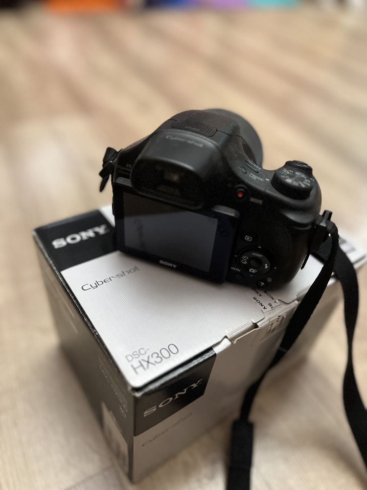 Фотоапарат Sony DSC-HX300