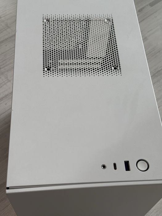 NZXT H210 carcasa alba de calculator albă cu fereastră de sticlă