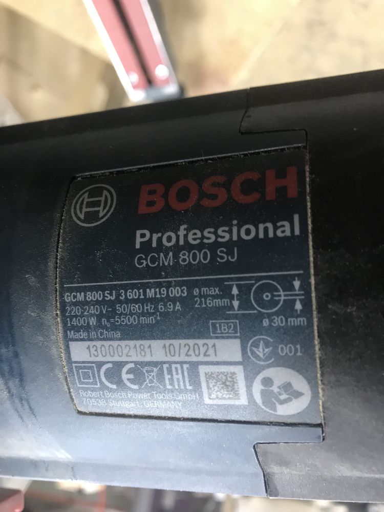 Торцовочная пила Bosch Profisional GCM800SL