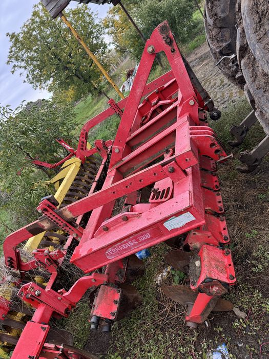 Vand tractor New Holland,plug,terradisc,grapa rotativa