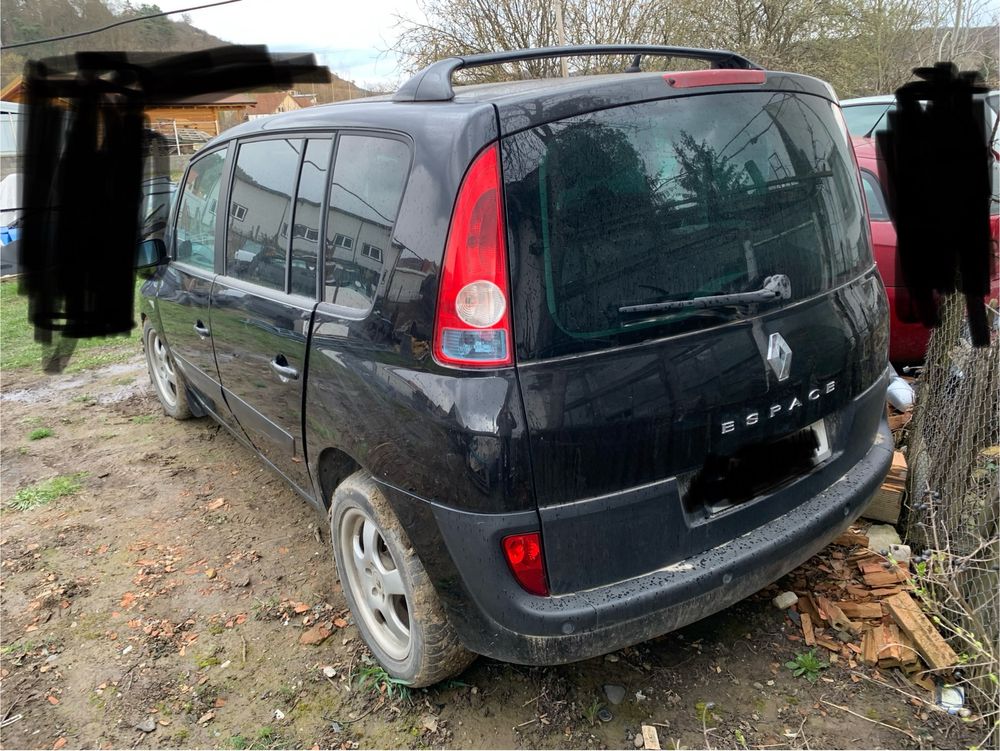 Dezmembrez Renault espace 4  2.2 dci