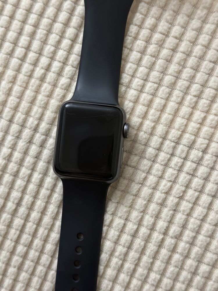 Продам Apple Watch 3