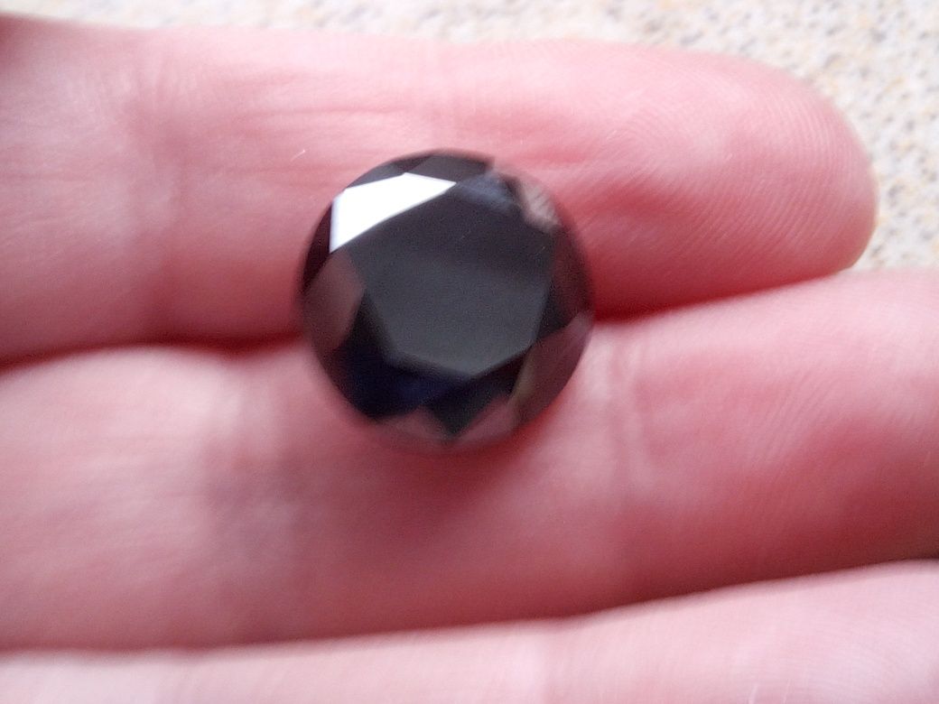 Diamant natural negru 11 ct