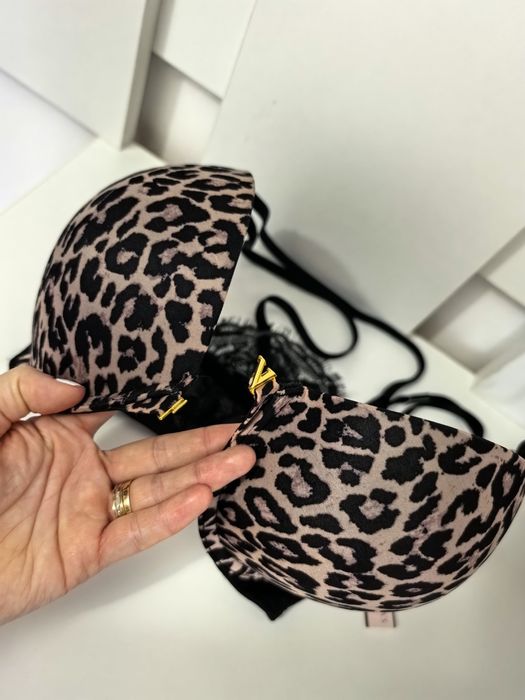 Sutien Victoria's Secret mărimea 70 D