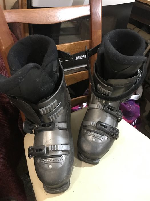 Спочно Продам гонолыжные ботинки