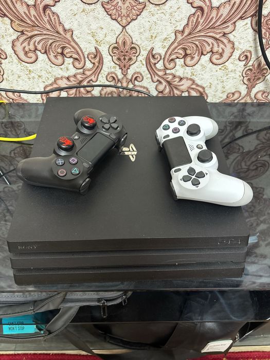 PS4 Pro продаю Срочно на 1 тб