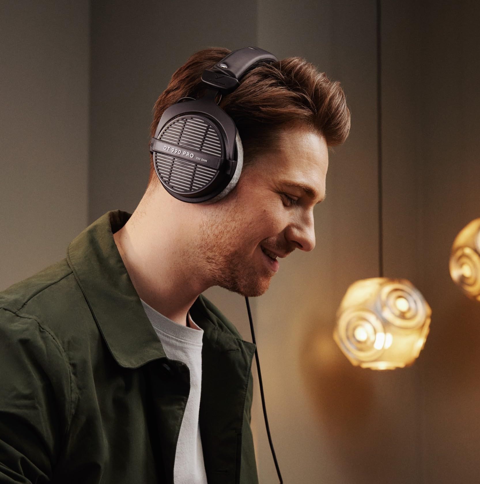 Студийный мониторные наушники Beyerdynamic DT990 Pro