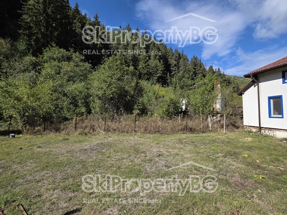 Къща с парцел в село Бели Искър, близо до Боровец!