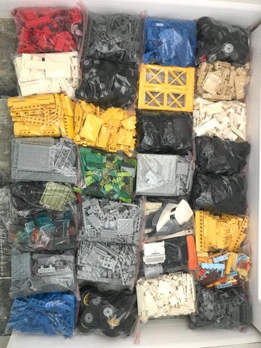 Продам Лего конструктор.