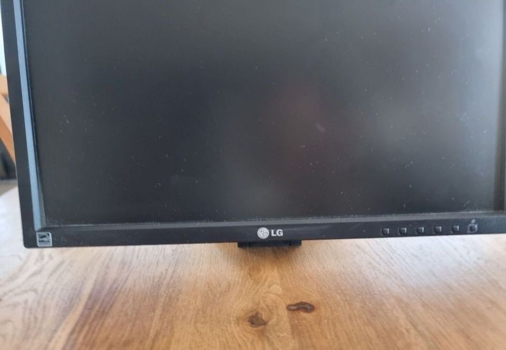 Monitor gaming LG 19 inch