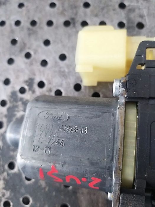 Motoras macara dreapta fata ford fiesta 6 cb1 ccn 0130822405 8a6114553b