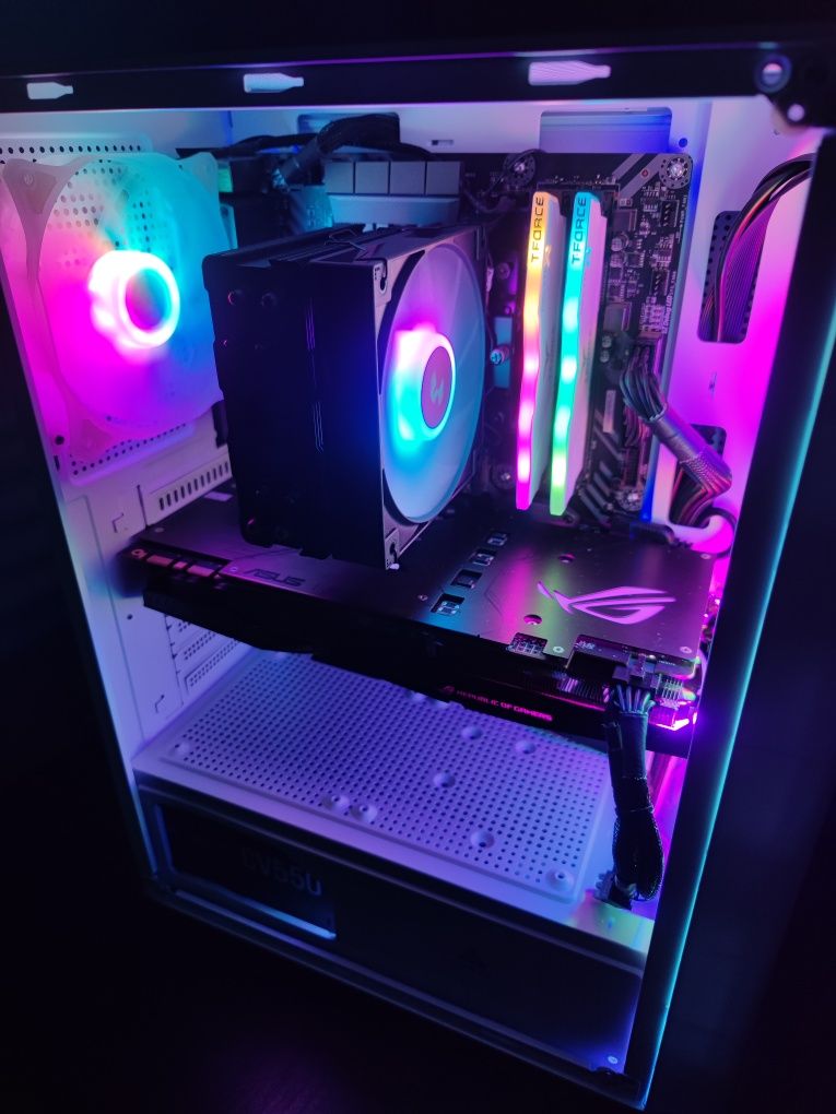 Kit Gaming PC White i5 8600k, Strix GTX 1070 8 GB, 16 GB DDR4, SSD 512
