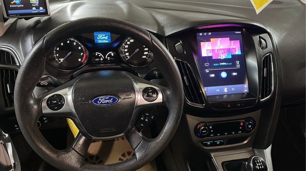 Ford Focus Hatchback-1.6 benzina clasic-2011-Impecabila