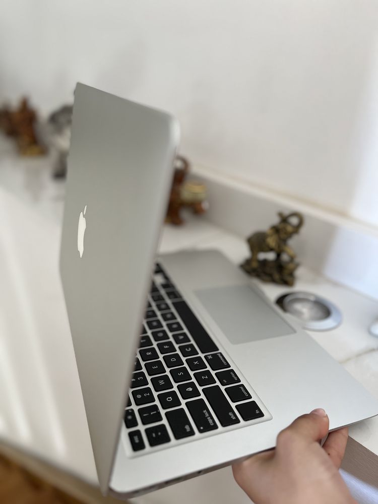 Vand MacBook Air 8GB 2017