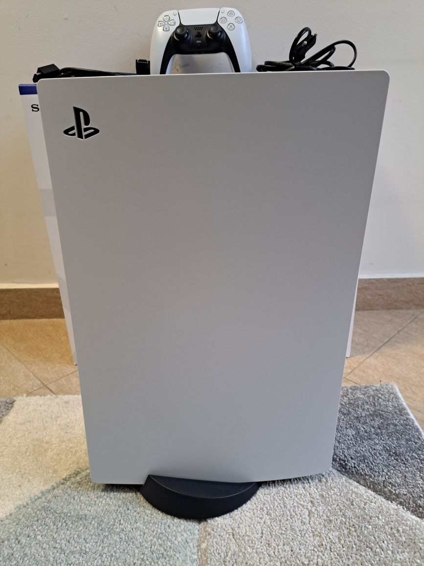 PS5 Standard edition 1TB + гаранция