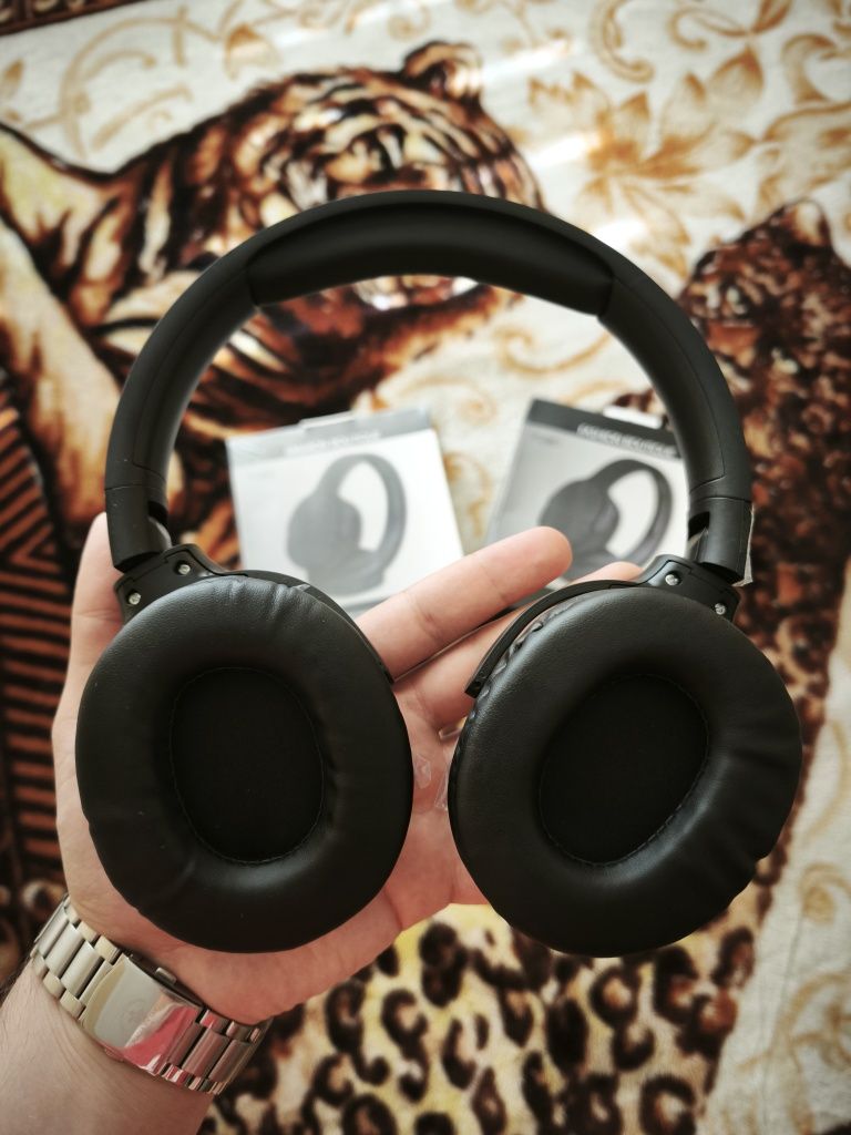 Căști bluetooth noi