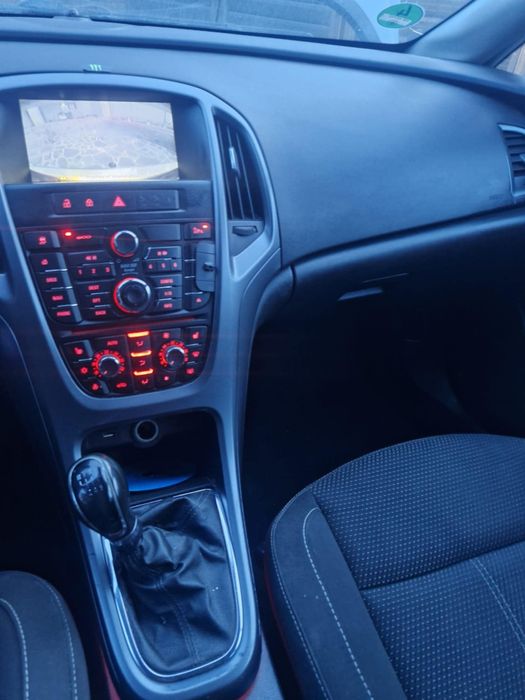 Vând sau schimb Opel Astra J din 2014 1.6 diesel eco-tec