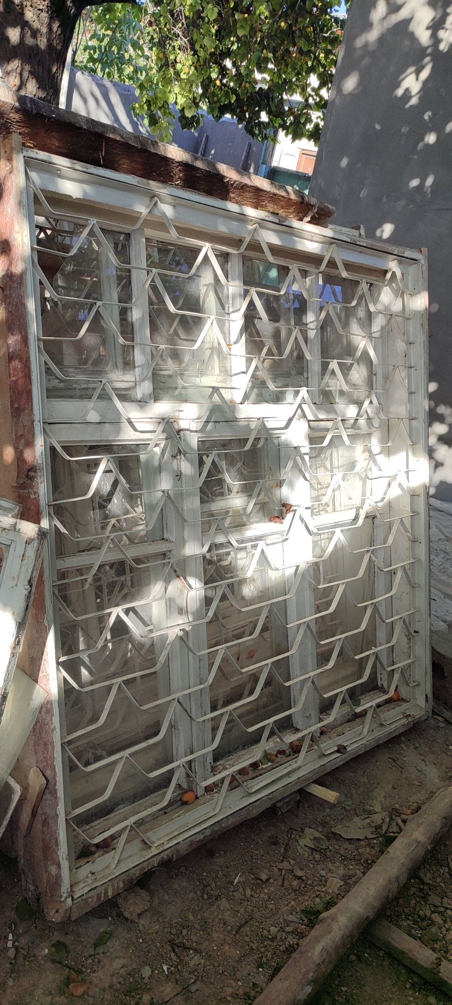 Taxta romlar 140x150; 100x150sm temir reshotkasi blan