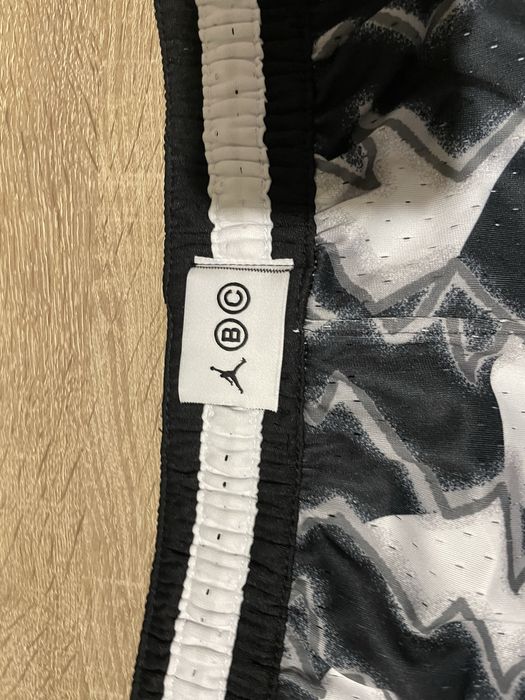 Șort Jordan, L, nou