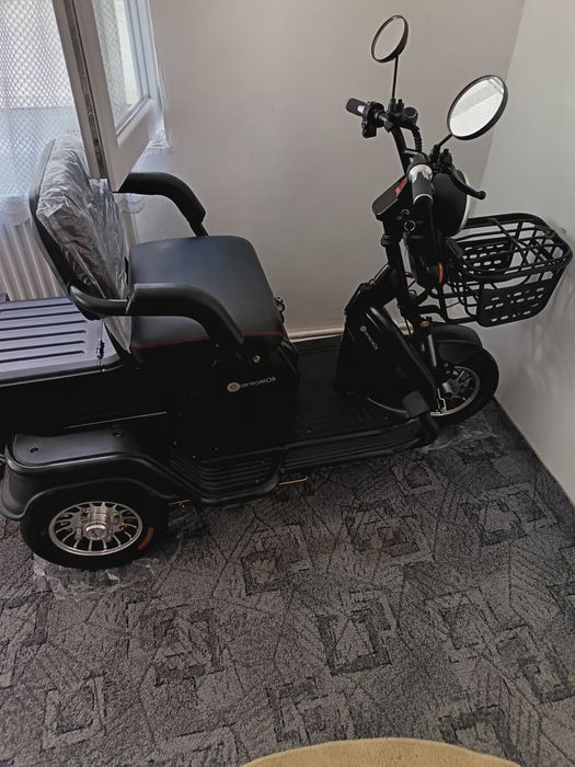 Vînd tricicletă electrică 2 locuri