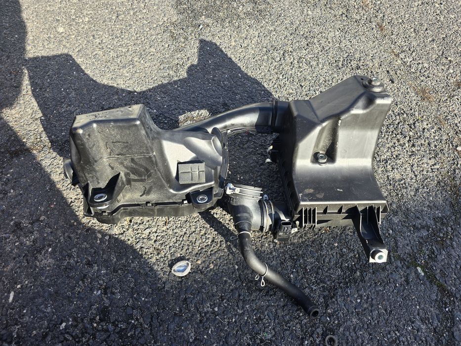 Carcasa filtru aer complet toyota auris II 1.8 hybrid 2013-2018