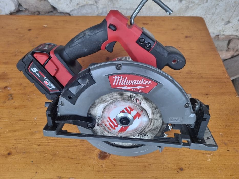Circular milwaukee fcsg66 cu baterie 5 amperi