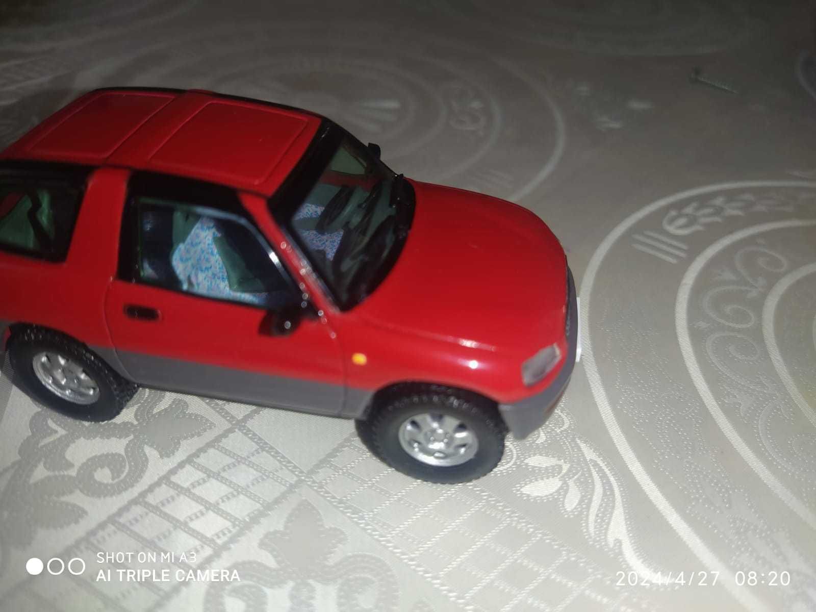 Модель в масштабе 1:43 Vitesse Toyota Rav 4