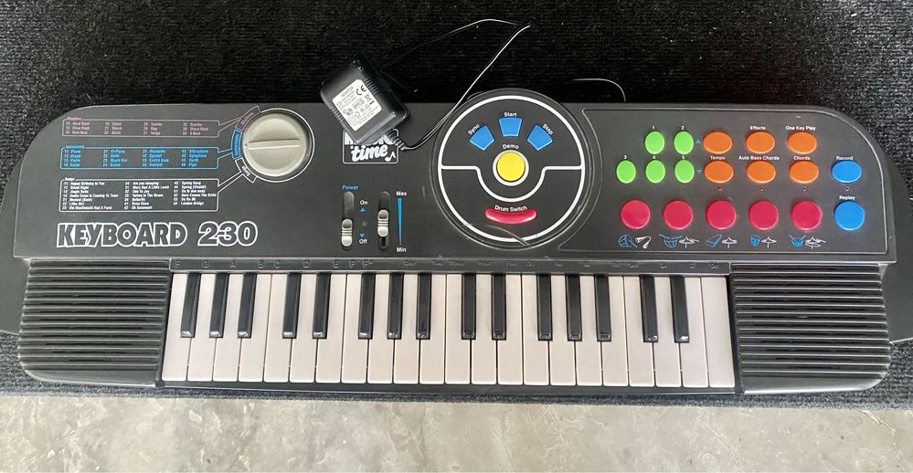 Orga muzicala keyboard 230