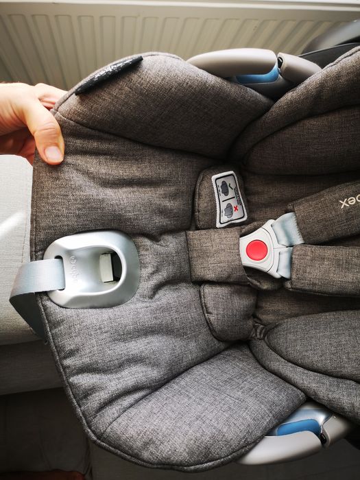 Стол за кола Cybex Cloud Z i-Size Plus + ЛЕТЕН КАЛЪФ цвят Soho grey