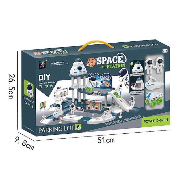 Космическа станция с астронавти комплект